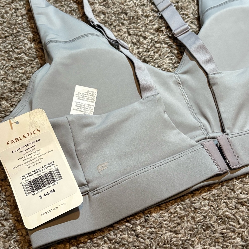Fabletics Sports Bra NWT - Picture 4 of 5